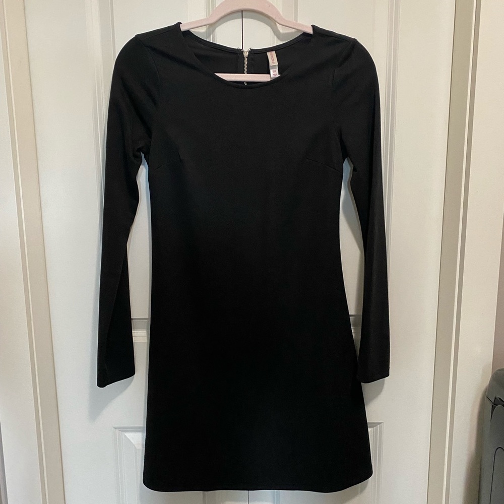 Simple Long Sleeve Black Dress